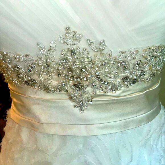 Perfect Casablanca Bridal Ivory Gown Princess Strapless Wedding Dress 8 - Picture 11 of 16